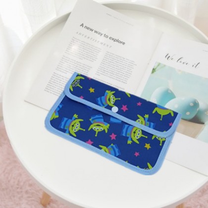 {M'SIA STOCK} Cartoon Portable Mask Bag/Receipt Storage Bag 便携口罩包/收据卡通翻盖防尘口罩收纳包 Beg Simpanan