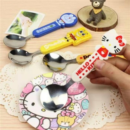 {READY STOCK} Cartoon Spoon Hello Kitty/Doraemon/Winnie The Pooh Spoon 卡通朔料柄儿童防烫不锈钢汤匙 Alat Makanan