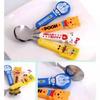 {READY STOCK} Cartoon Spoon Hello Kitty/Doraemon/Winnie The Pooh Spoon 卡通朔料柄儿童防烫不锈钢汤匙 Alat Makanan