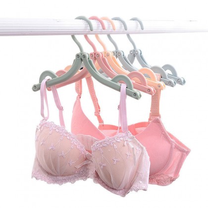 {M'SIA STOCK} 1pcs Folding Hanger Portable Travel Plastic Hanger Non-slip Wardrobe Clothes折叠塑料防滑衣架Travel Penyangkut Baju {M'SIA STOCK} 1pcs Folding Hanger Portable Travel Plastic Hanger Non-slip Wardrobe Clothes折叠塑料防滑衣架Travel Penyangkut Baju