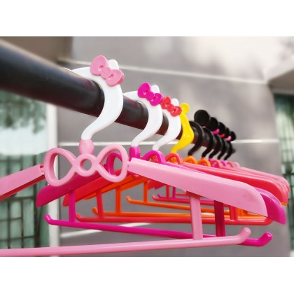 Mickey/Minnie/Hello Kitty/Winnie The Pooh Cartoon Baby Kids Plastic Clothes Hanger 儿童卡通裤架小孩宝宝塑料实心晾衣架裙成人可用 Mickey/Minnie/Hello Kitty/Winnie The Pooh Cartoon Baby Kids Plastic Clothes Hanger 儿童卡通裤架小孩宝宝塑料实心晾衣架裙成人可用