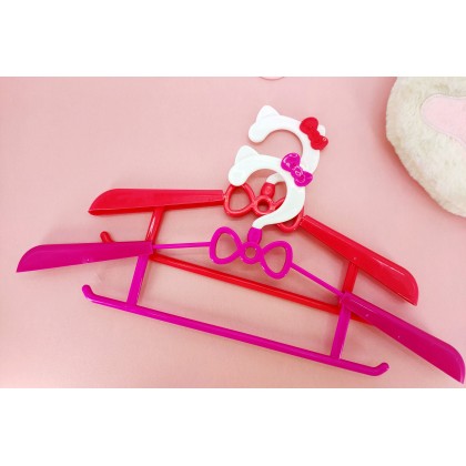 Mickey/Minnie/Hello Kitty/Winnie The Pooh Cartoon Baby Kids Plastic Clothes Hanger 儿童卡通裤架小孩宝宝塑料实心晾衣架裙成人可用 Mickey/Minnie/Hello Kitty/Winnie The Pooh Cartoon Baby Kids Plastic Clothes Hanger 儿童卡通裤架小孩宝宝塑料实心晾衣架裙成人可用