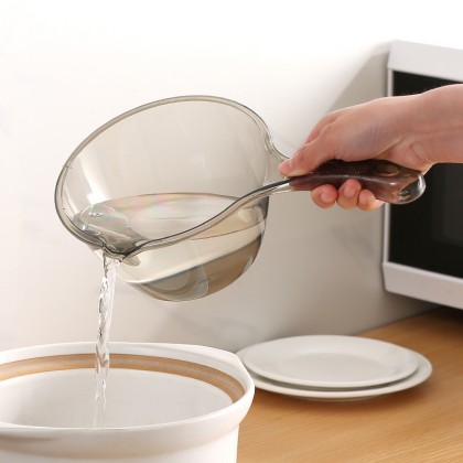 {READY STOCK} Multifunctional Household Thickened Long Handle Plastic Water Scoop 水瓢家用厨房塑料水勺Plastic Dipper/Gayung Mandi